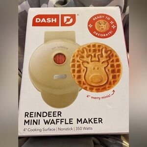 Dash Reindeer Mini Waffle Maker